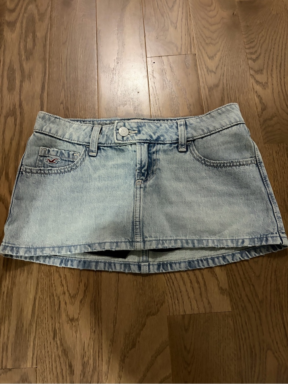 NWOT Hollister Light Wash Denim Mini Micro Skirt Built in shorts Size 0